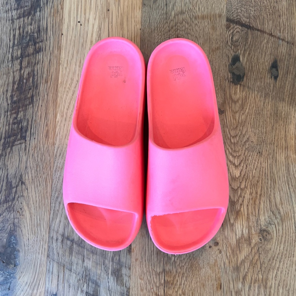 Wild Fable Vibrant Pink Slide Sandals